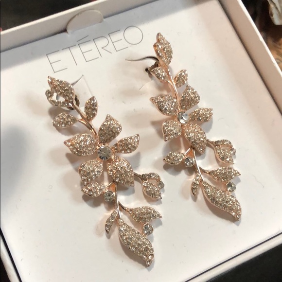 Sparkly gemstone earrings - Picture 2 of 3